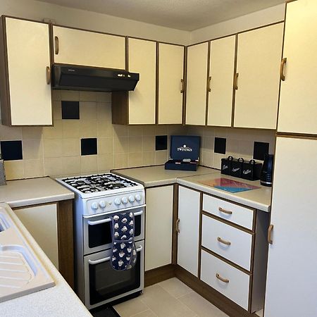 Kb99 Comfy 2 Bedroom House In Horsham, Pets Very Welcome With Easy Links To London And Gatwick 외부 사진